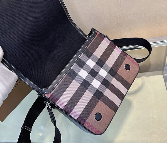 Кожаная сумка Burberry Alfred Premium 25.5x21.5x6.5 см