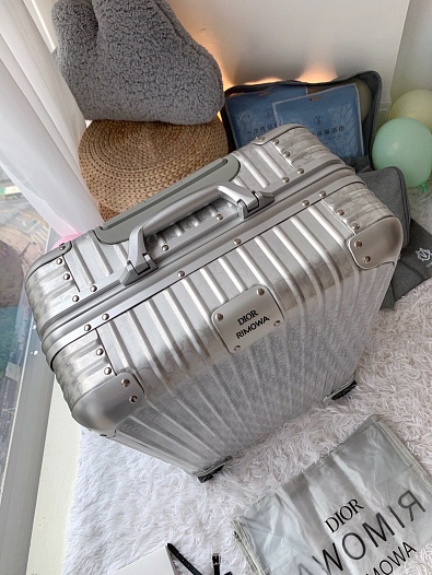 Чемодан Rimowa x Dior Aluminum M Premium 67x42x27 см   