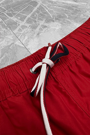 Мужские шорты Tommy Hilfiger красного цвета   