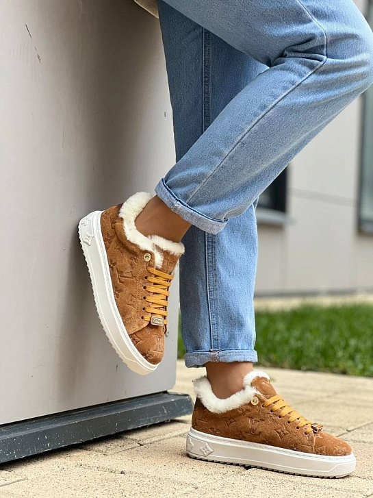 Женские замшевые кроссовки с мехом Louis Vuitton Time Out - Chestnut