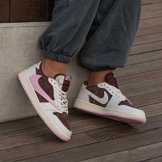 Кроссовки Travis Scott x Nike Air Jordan 1 Low "Pink Oxford"