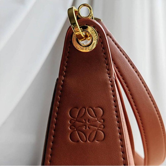 Кожаная сумка Loewe Luna 28x28 см (2 расцветки)