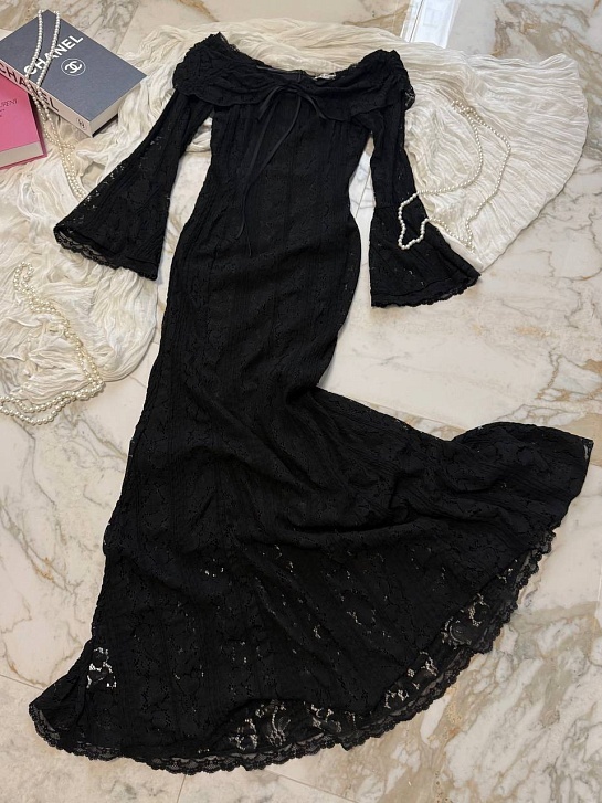 Кружевное женское платье с открытыми плечами MIU MIU