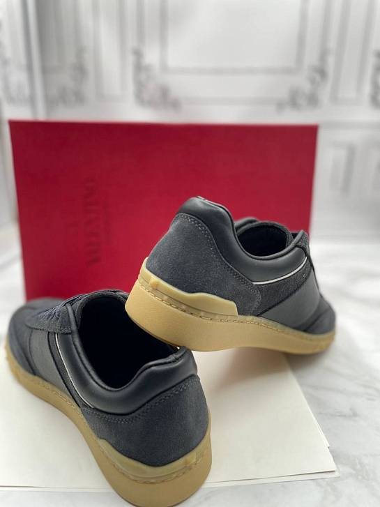 Замшевые кроссовки Valentino Garavani Upvillage - Grey
