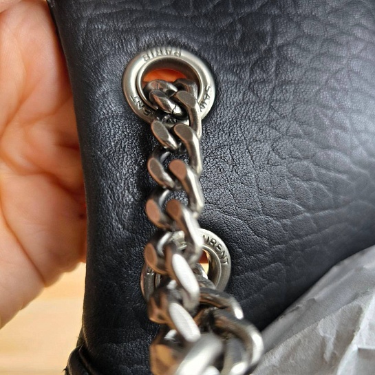 Кожаная сумка Yves Saint Laurent Calypso Small 33x17 см