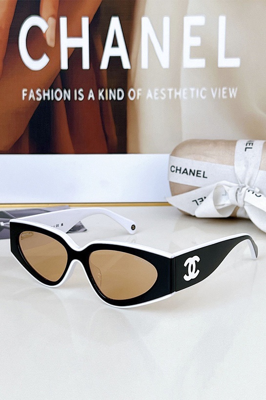 Солнцезащитные очки Chanel Cat Eye