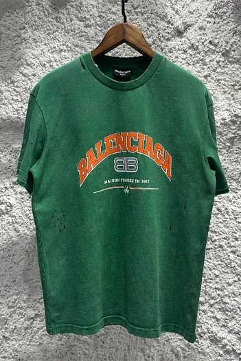 Зелёная оверсайз футболка Balenciaga с рваной отделкой   