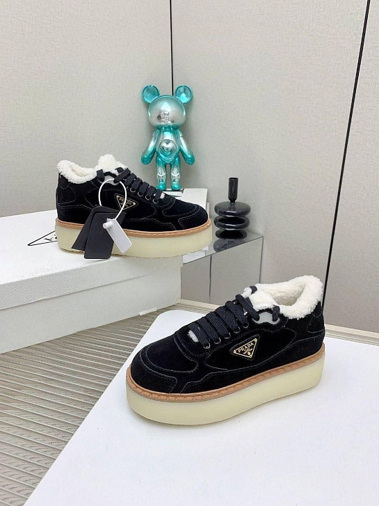 Женские замшевые кроссовки с мехом Prada premium - Black