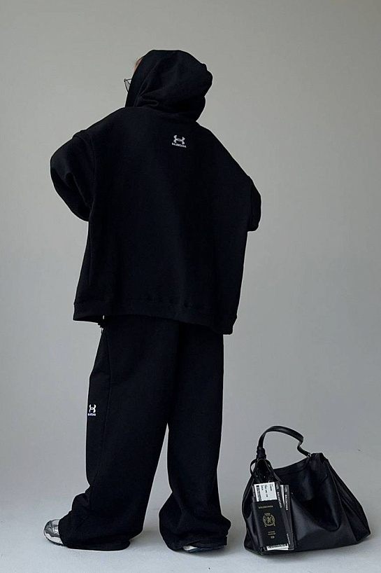 Женский костюм Balenciaga чёрного цвета