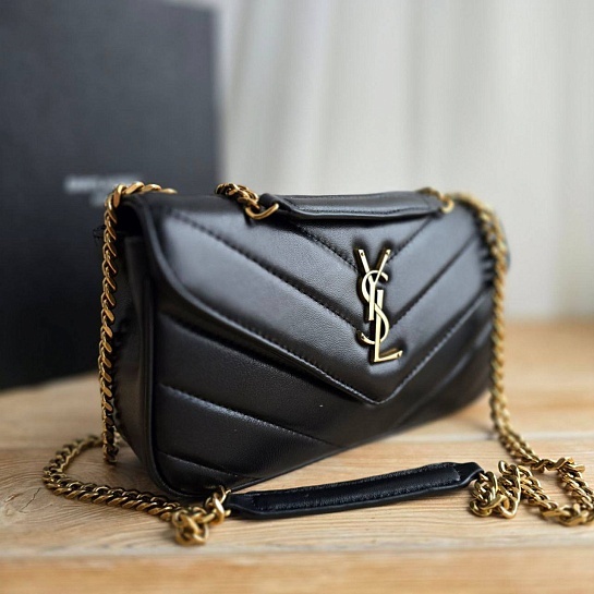 Кожаная чёрная сумка Yves Saint Laurent LouLou 26x14 см