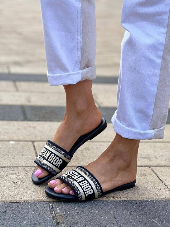 Женские шлепанцы Dior Dway Slide Embroidered Cotton