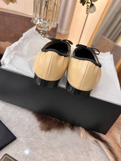 Женские балетки Chanel Flats - Beige / Black   