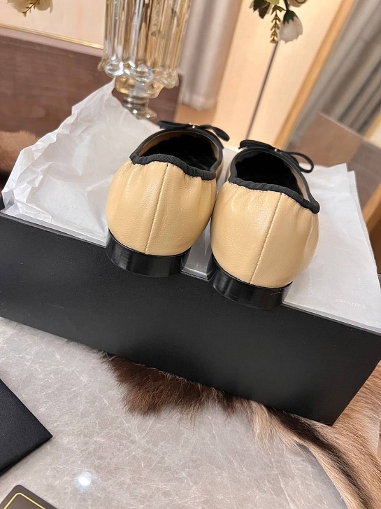 Женские балетки Chanel Flats - Beige / Black