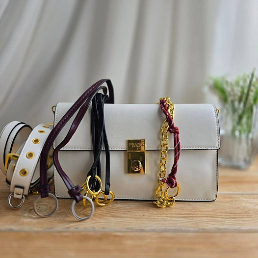 Кожаная сумка Prada Small Soft Sound 23x14 см   