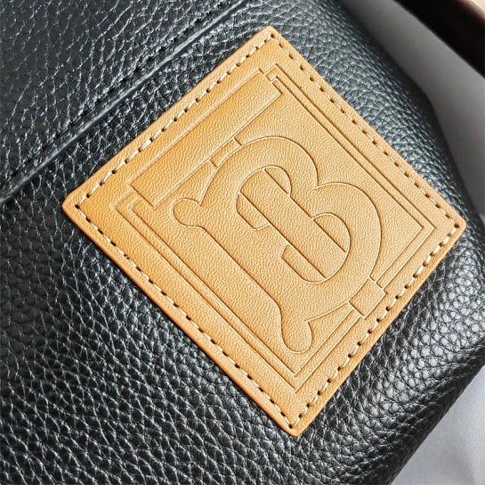 Кожаная сумка на пояс Burberry 30x17 см