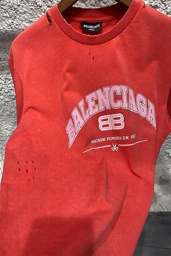 Оранжевая оверсайз футболка Balenciaga с рваной отделкой   