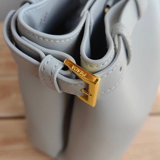 Женская кожаная сумка Prada Buckle 35x25 см (2 расцветки)