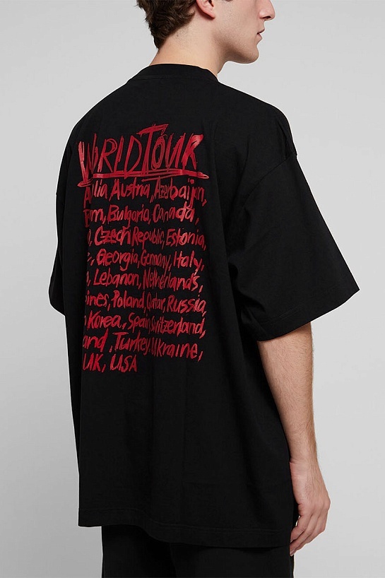 Чёрная оверсайз футболка Vetements world tour