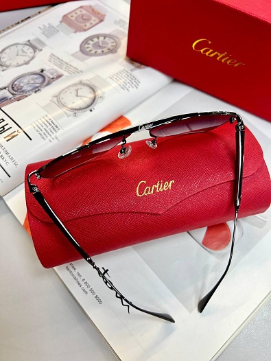 Солнцезащитные очки Cartier с чёрной оправой   