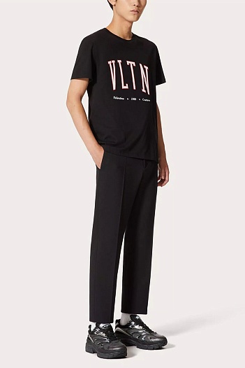 Мужская чёрная футболка Valentino    