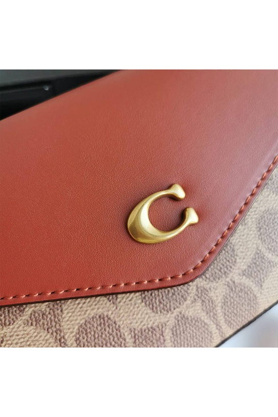 Женская сумка Coach Wyn Clutch In Colorblock 22x13 см