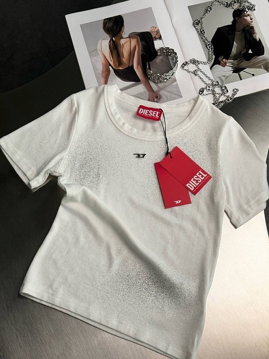 Женская белая футболка Diesel