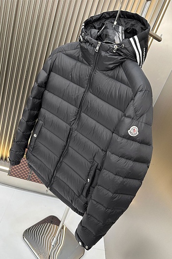 Мужской пуховик Moncler logo-patch - Black   