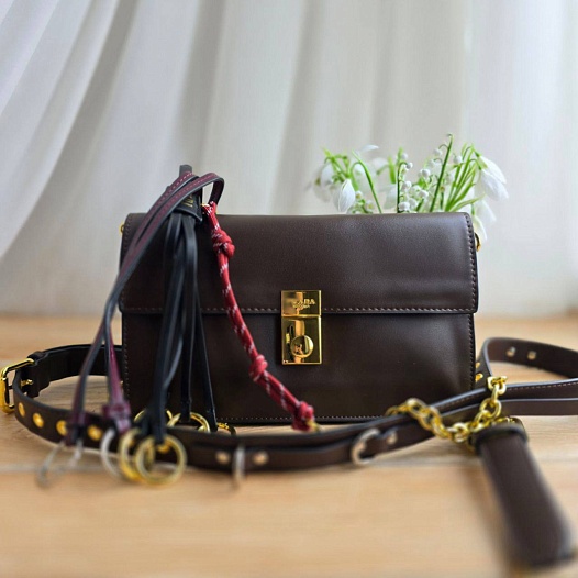 Кожаная сумка Prada Small Soft Sound 23x14 см   