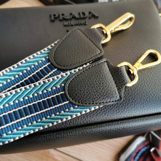 Кожаная сумка Prada 24x16 см - Black   
