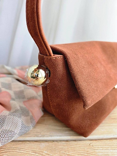 Замшевая сумка Jacquemus The Rond Carre 26x16 см   