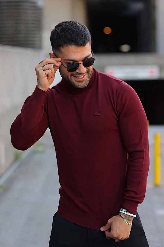 Мужская бордовая водолазка Lacoste logo-patch