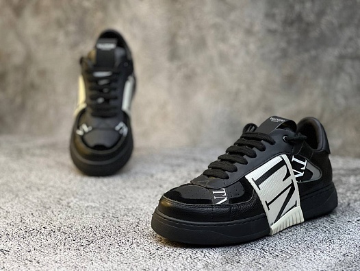Женские кожаные кроссовки Valentino Gavani   