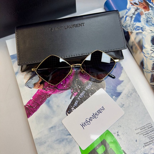 Солнцезащитные очки Yves Saint Laurent   
