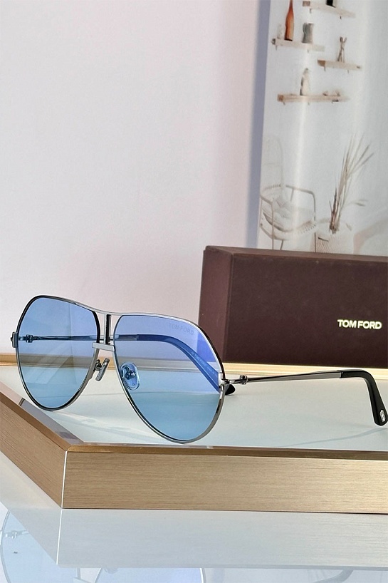 Солнцезащитные очки Tom Ford Rickie