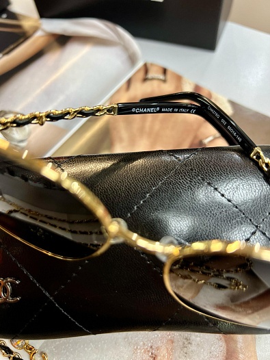 Женские солнцезащитные очки Chanel   