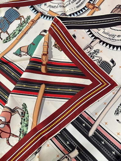 Платок Hermes Couvertures et Tenues de Jour premium 86x87 см   