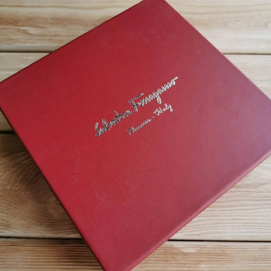 Кожаный ремень Salvatore Ferragamo (ширина 4 см, длина 100 / 105 см)