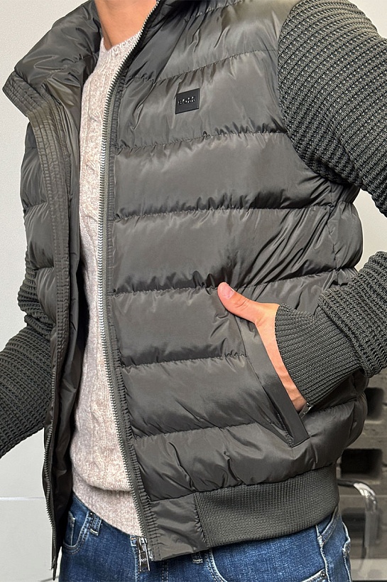 Зелёная куртка Hugo Boss с вязаными рукавами