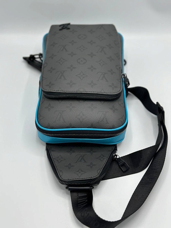 Кожаная сумка Louis Vuitton Avenue Sling Monogram Eclipse Reverse 30x18 см