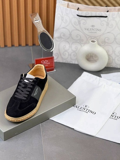Замшевые кроссовки Valentino Upvillage - Black   