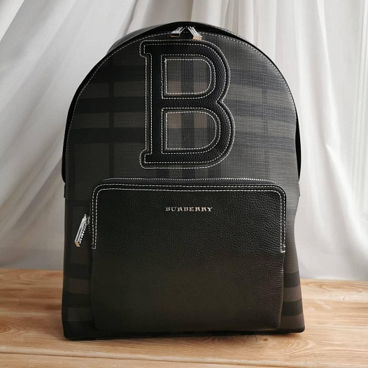 Кожаный чёрный рюкзак Burberry 40x30 см   