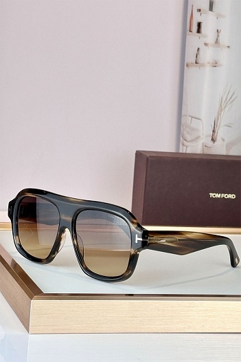 Солнцезащитные очки Tom Ford Icon   