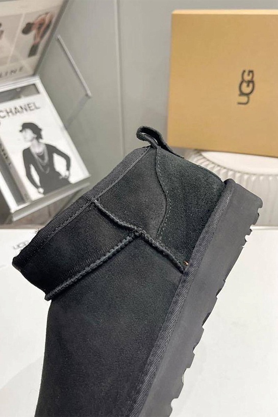 Мужские чёрные ботинки UGG Classic