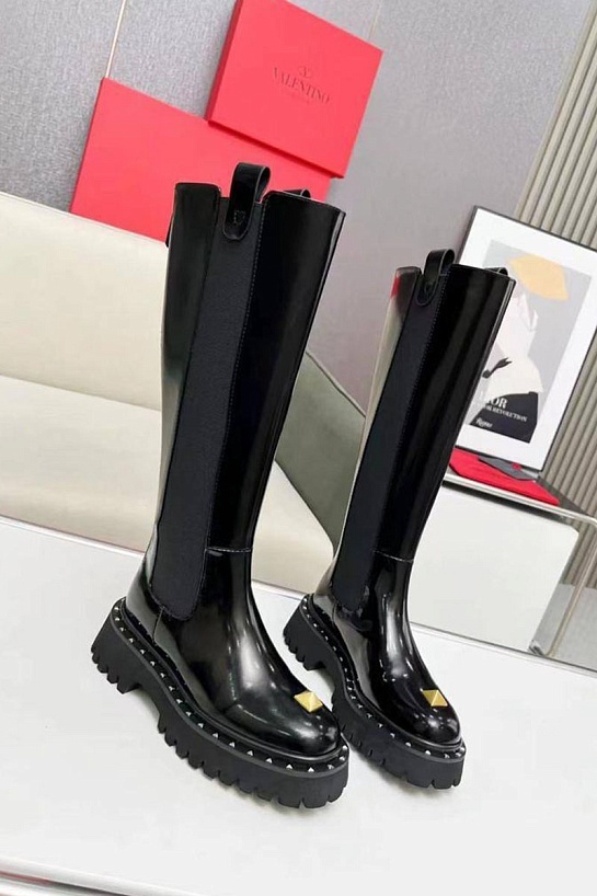 Женские кожаные сапоги с глянцевым эффектом Valentino