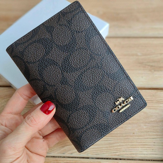 Кожаная обложка на паспорт Coach 14х9,5 см (3 расцветки)