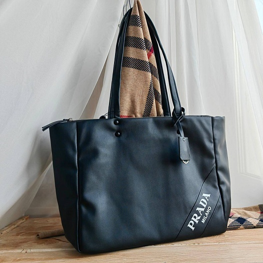Женская чёрная сумка-тоут Prada 35x27 см   