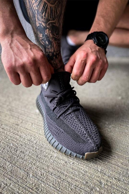 Кроссовки Adidas Yeezy Boost 350 V2 “Black Cinder”