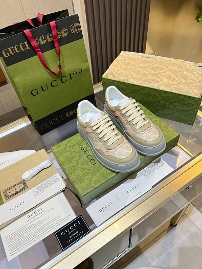 Женские кроссовки Gucci Chunky B Premium - Beige / Grey   