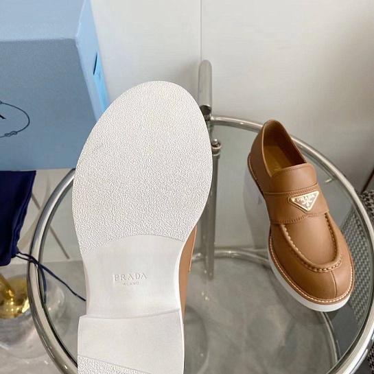 Женские кожаные лоферы Prada Premium - Brown