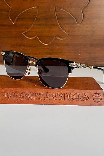 Солнцезащитные очки Chrome Hearts   